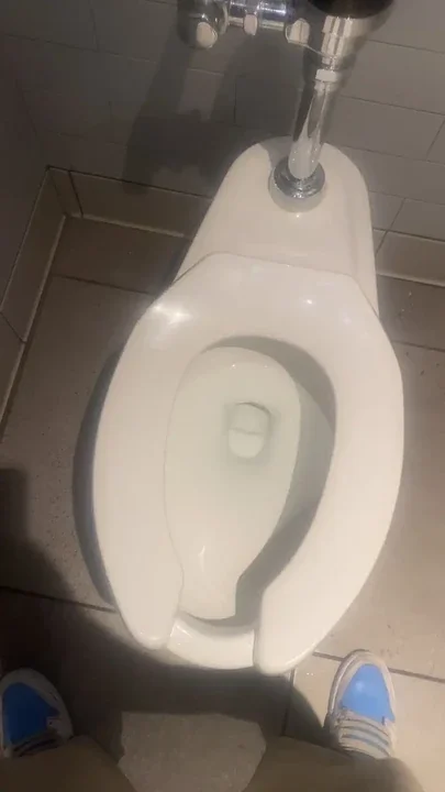 Taking a no hands piss