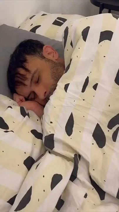 She Will Wake up Her Boyfriend to Receive a Good Cock but Especially His Dose of