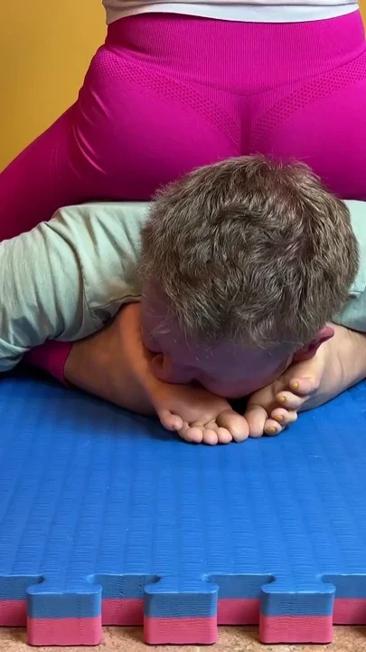 Foot Wrestling Domination Barefoot Humiliation