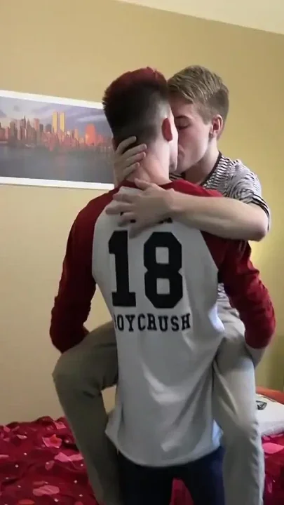 A Bareback Twink Hook up