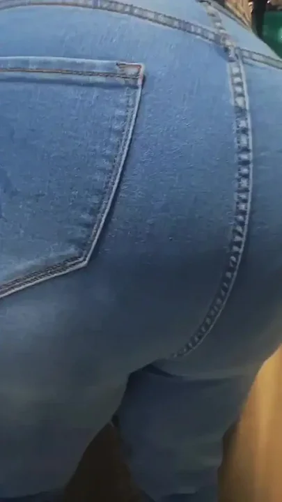 Big Booty in Jeans Fetish