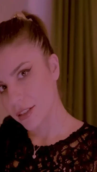 Get Teased by Alexa Creed's Hot and Sexy Belly Button