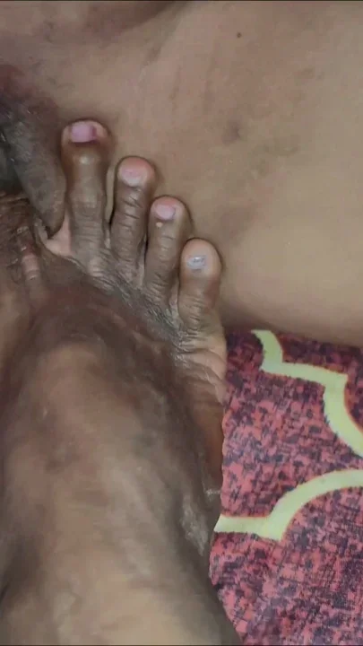 Indian Village Wife Foot Inside Boor Me Andar Bra Dala Chut Ke Andar Dal Diya