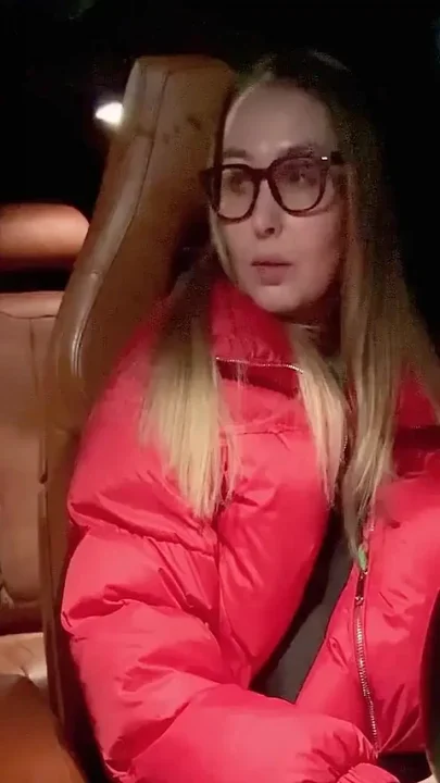 The Stepson Who Ran Away From Home Actively Fucks His Stepmother's Pussy in His