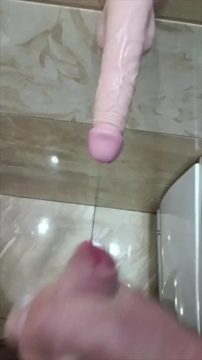 Teen Sissy masturbates