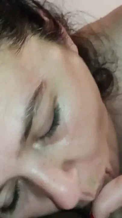 Milf suck cock before bedtime and enjoys cum
