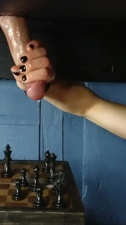 Milking Table Chess Together with Petra Clip 1
