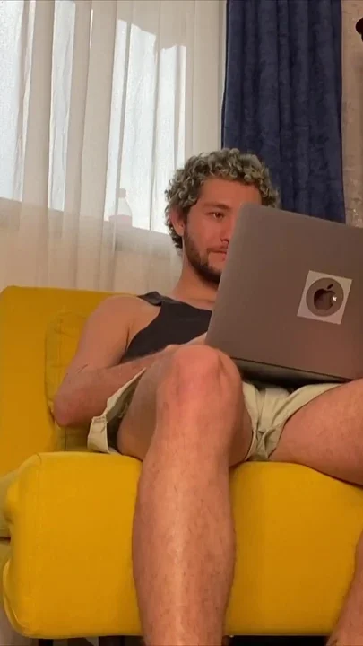 HarryJen Jen wanted to show his ass in chat roulette but I decided to give him