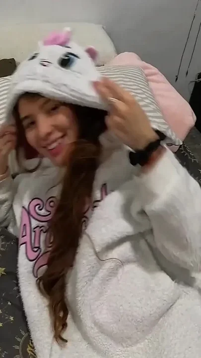 I Ask My Friend's Boyfriend to Keep Me Warm Because I'm Cold but He Wants to