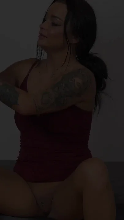 Daphne Klyde Fucked Hard Until She Squirts