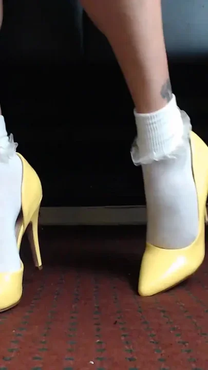 Sweet white ruffled socks heels