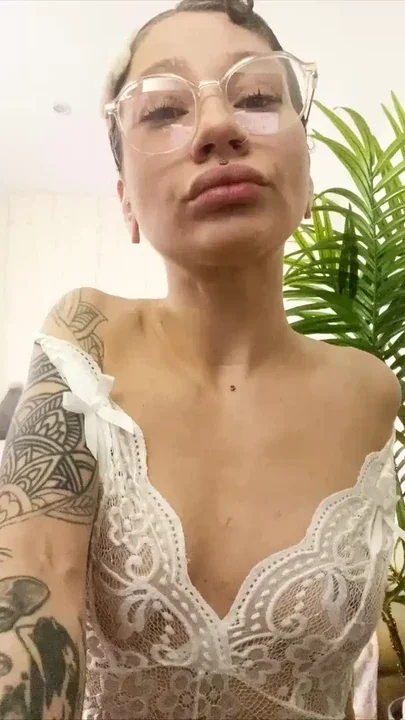 the secretary undressed in the office and the boss came and found her almost