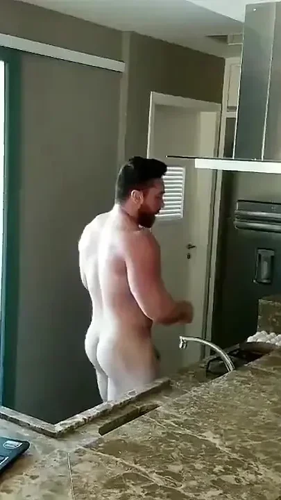 Bodybuilder Blond Rabudo Enjoying in the Kitchen