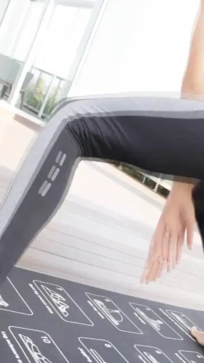 Footjob in sexy yoga pants