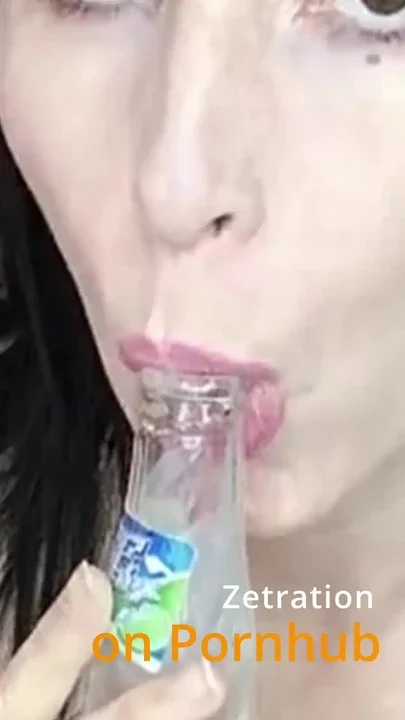 How does she suck the bottle You'll want her