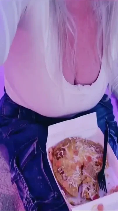 Mexican Pizza Taco Bell Mukbang Here It Is