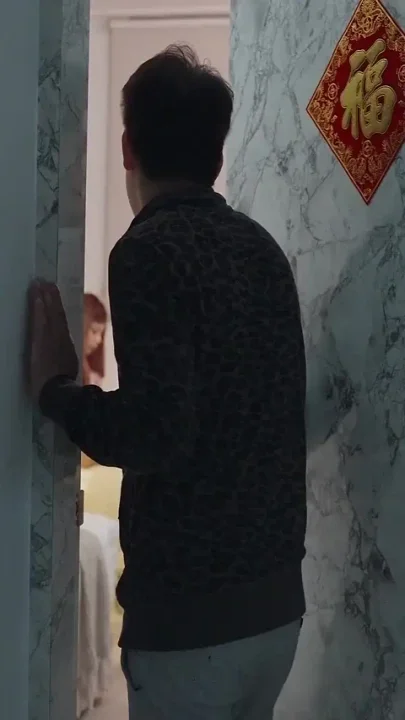 Chinese New Year Heat Asian Slut Has Sex with Friends at Home