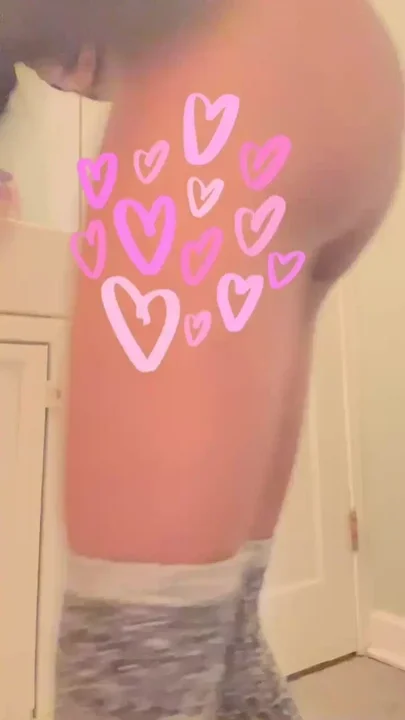 Cambodian beauty twerking