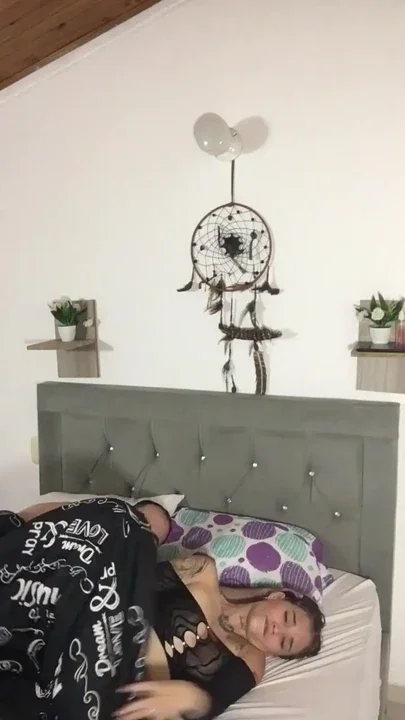 I get on top of my boyfriend and make him come inside me Clip 2