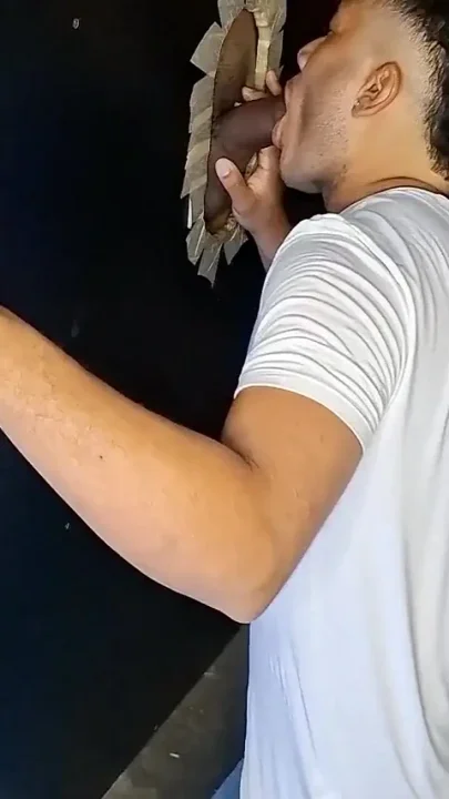New Mouth to Adapt to Large Cocks