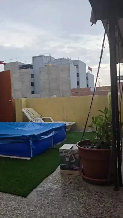 In the Rain It's Sexier 1