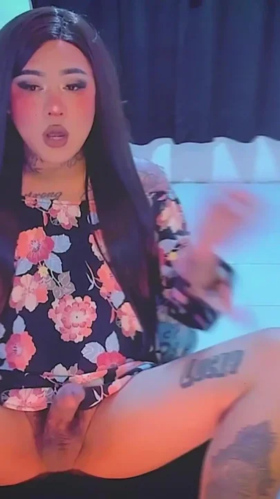 Hot Shemale Babe Masturbates for You