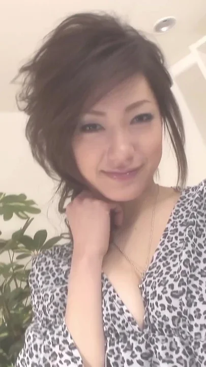 Busty Japanese Manami Osawa Turns Herself Into a Cumdump