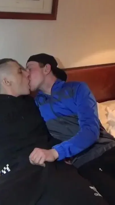 Fabien fucked bareback by martin in Berlin