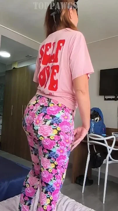 Peachy Granny Twerk Class Then Doggystyle