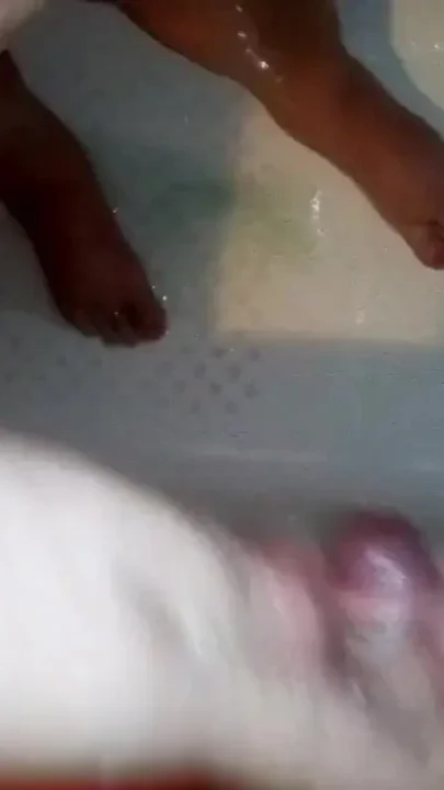 John cums on Jens hand in the shower