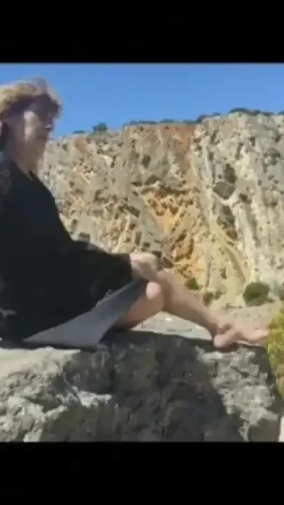 Barefoot 12