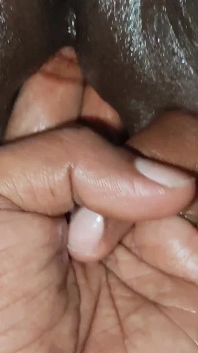 Biwi ke chut me belan Clip 3