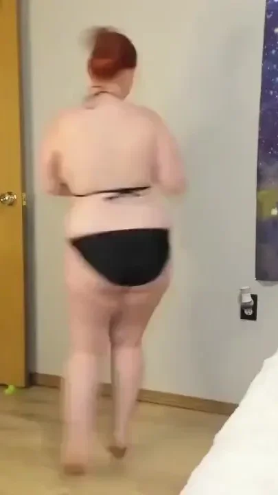30 weeks pregnant dance and strip