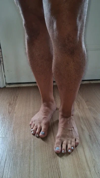 Showing off my legs and feet
