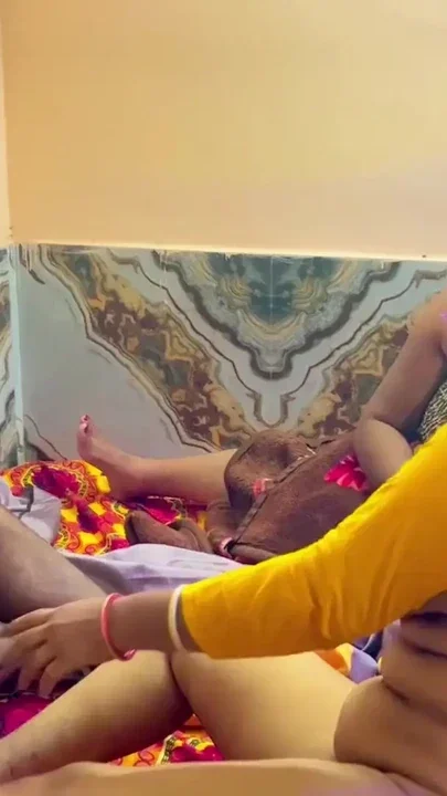Bhabhi ko chod diya Clip 3