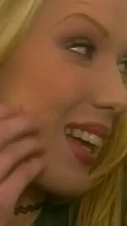 Blonde Babe Fingers Brunette Slut to Shaking Orgasm