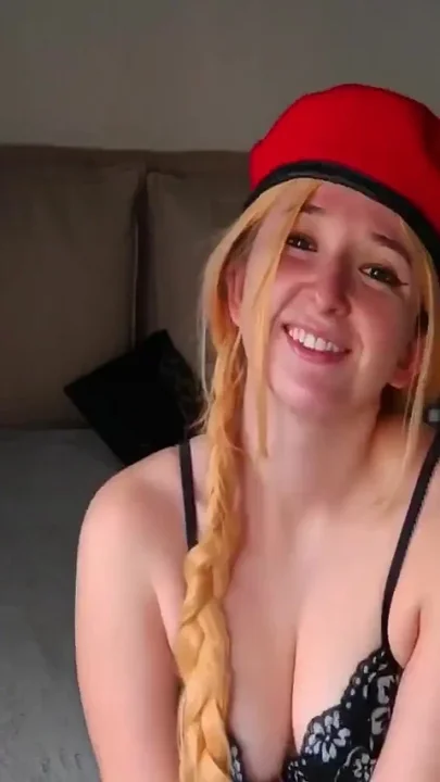 Young TS with a Big Ass Masturbates in Front of Your Face and Comes with the Same