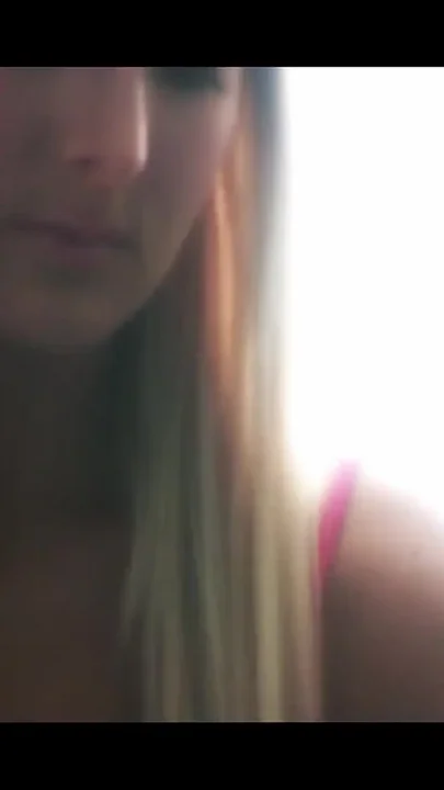 Horny Tenny Shows Her Seller the Way She Loves It