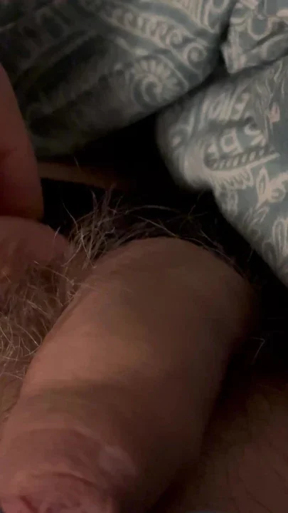 Who wants to suck my hairy cock