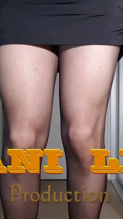 Black Pantyhose and Amazing Cumshot Show