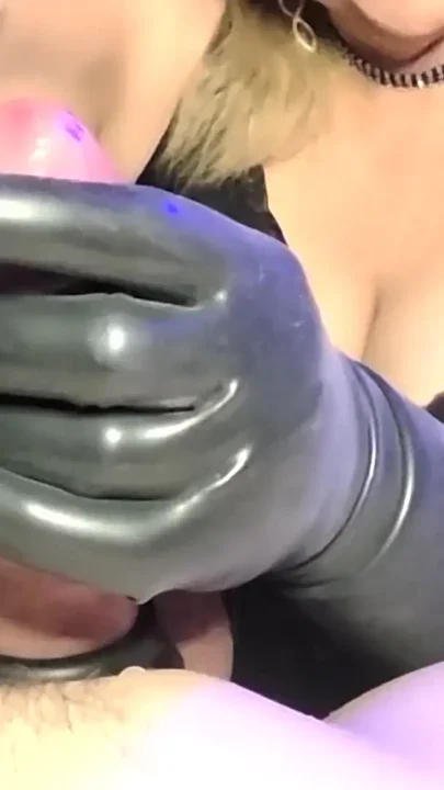 Amazing head job from a very Bad Bunny Clip 1