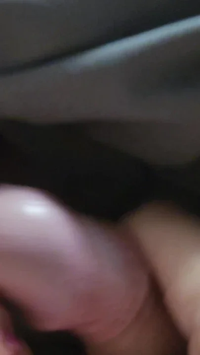 Milf lets hubby rub his cock all over her foot and toes Clip 2