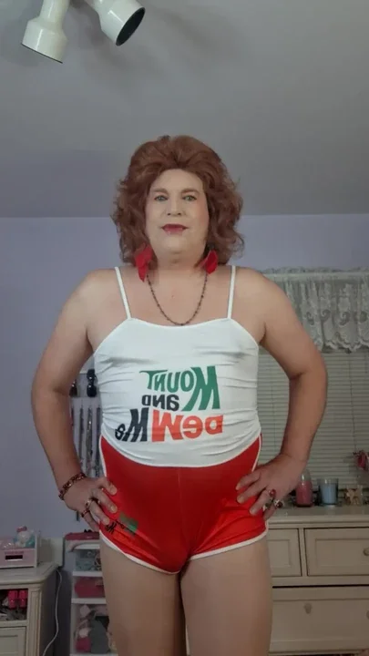 I am bisexual and I love strap on sex with woman if your a female fan would u