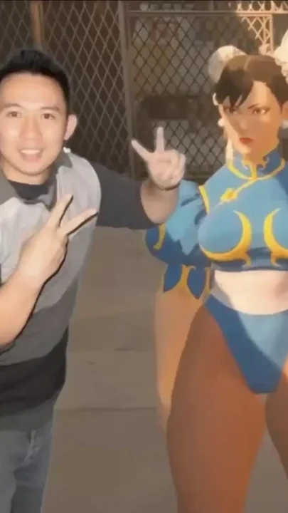 Horny Chun Li wants her pussy licked