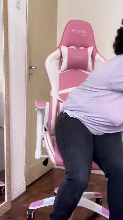 BBW Eating and P Farting While BF Is Watching and Annoying