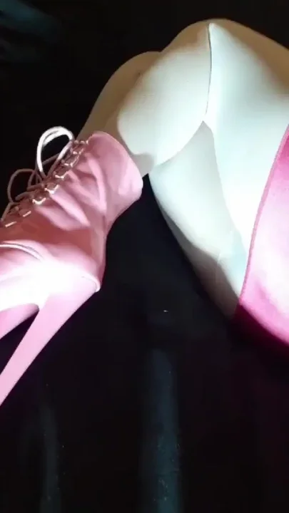 Laura XXX model sexy video with 8 inches pink plaform heels and white pantyhose