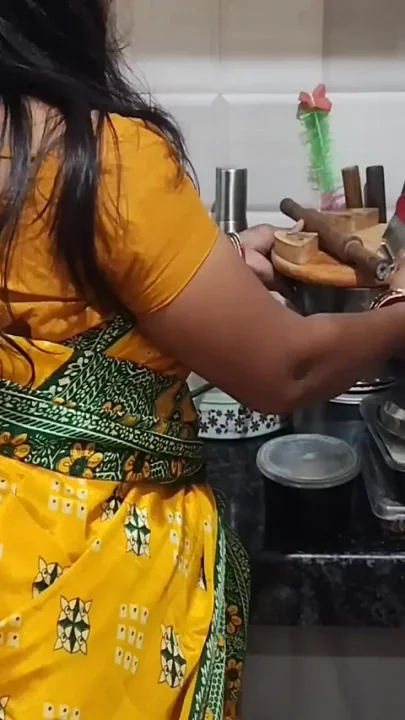 Gorgeous Big Tits Desi Bhabhi in Saree Fucked B Devary