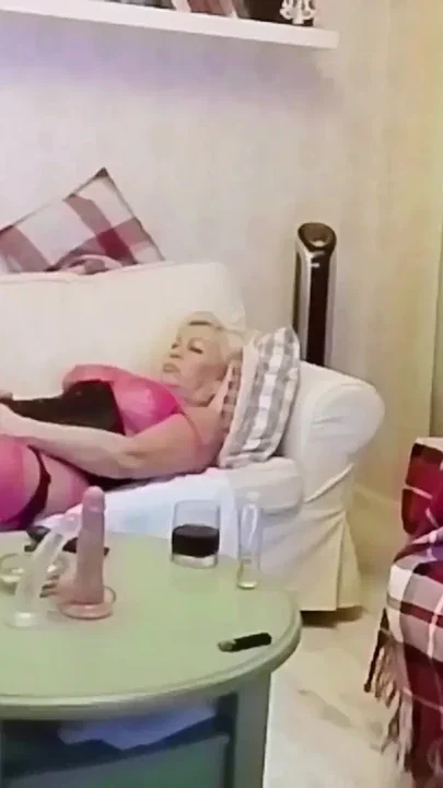 yes fuck me old slut Clip 1