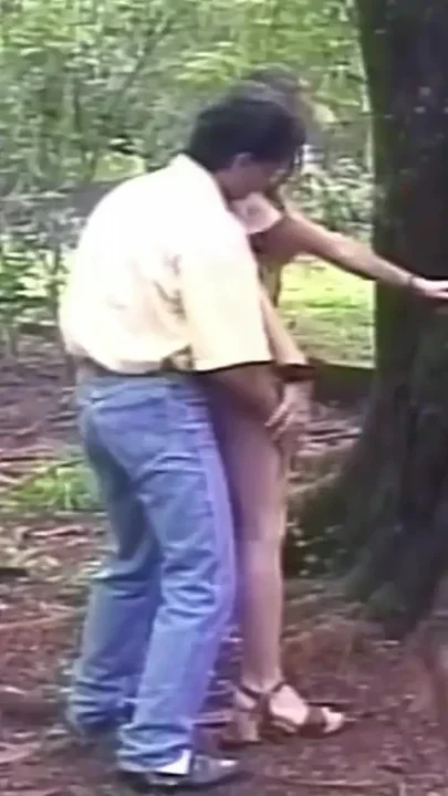 Guy Fucks Shemale in Tight Asshole and Cums Outdoors