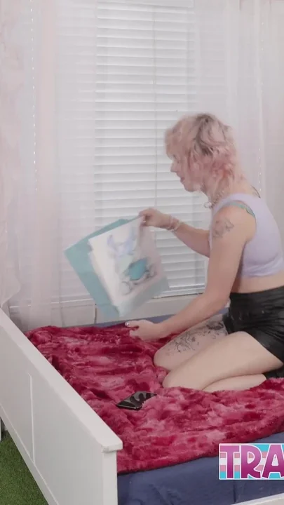 Dream Divyne Surprises Roommate Elle Rivers with a Steamy Gift Leading to a